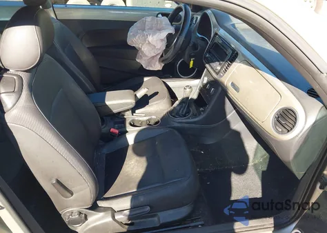 2013 Volkswagen Beetle 2.5L/2.5L Fender Edition из США, поврежденный, VIN 3VWHP7AT9DM685955